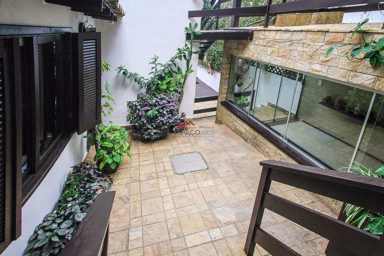Casa de Condomínio à venda no Manguinhos: 