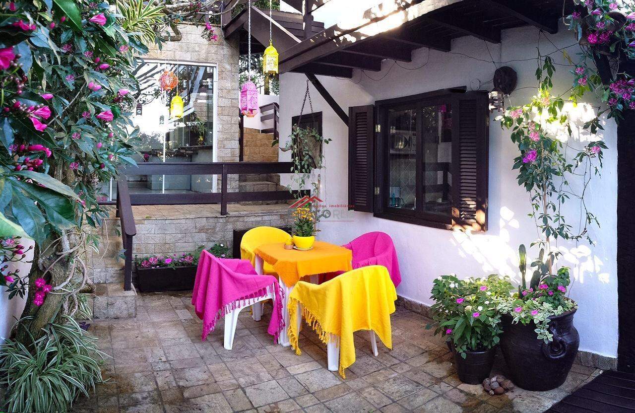 Casa de Condomínio à venda no Manguinhos: 