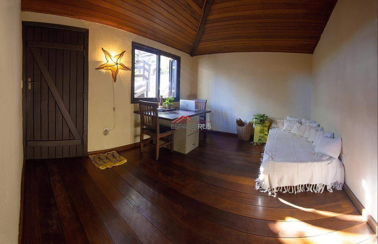 Casa de Condomínio à venda no Manguinhos: 