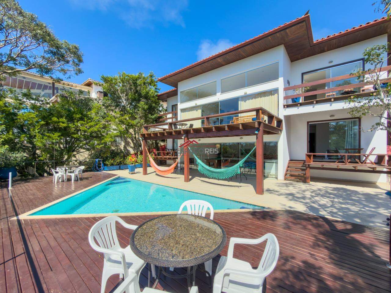 Casa à venda no Ferradura: 