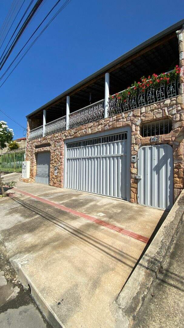 Casa, 4 quartos, 329 m² - Foto 1