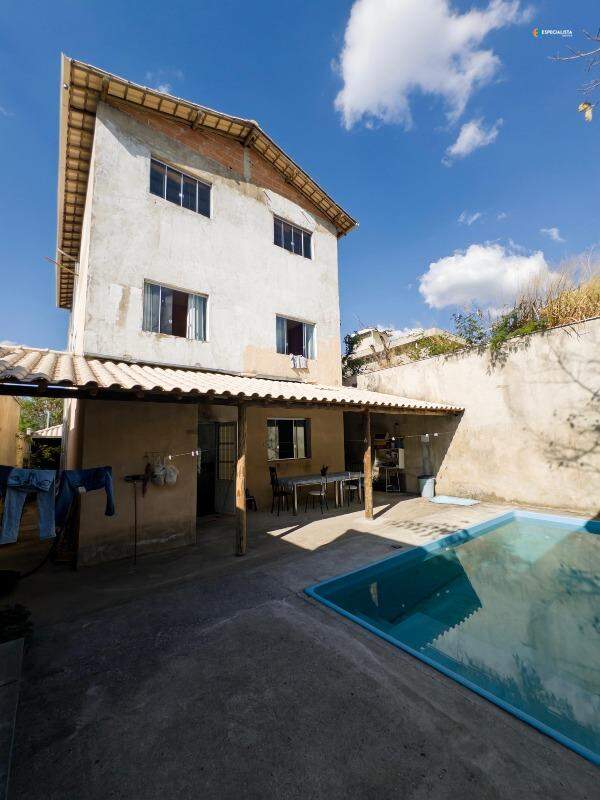 Casa, 3 quartos, 179 m² - Foto 1
