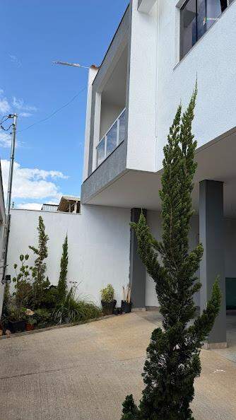Casa, 3 quartos, 242 m² - Foto 4