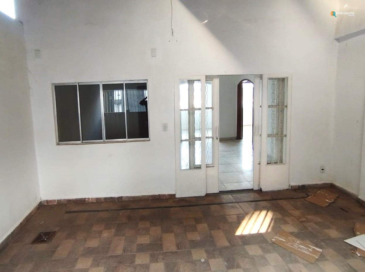 Casa, 3 quartos, 70 m² - Foto 1