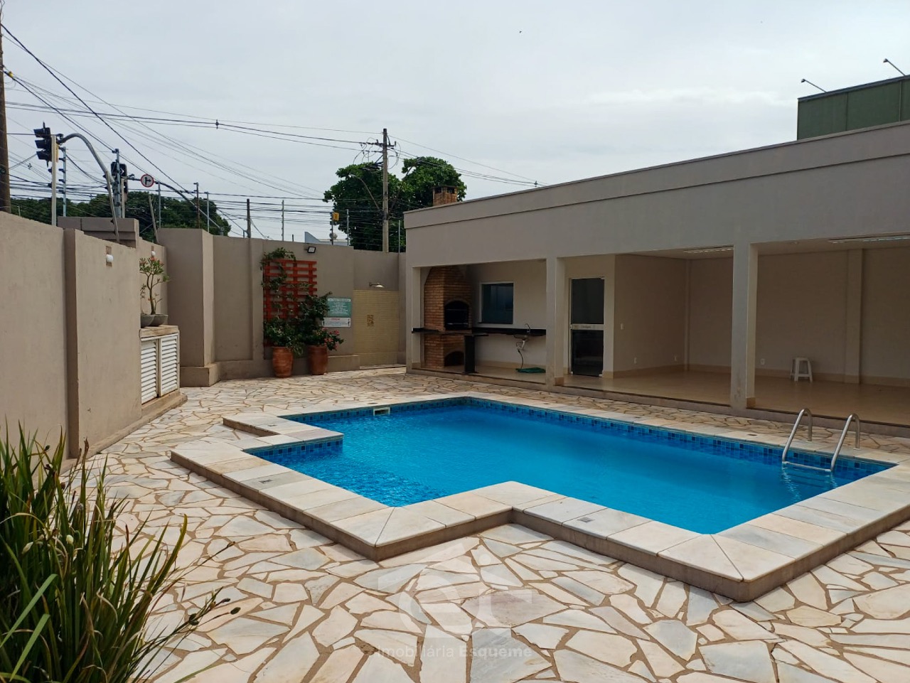 Apartamento para aluguel no Mercês: 