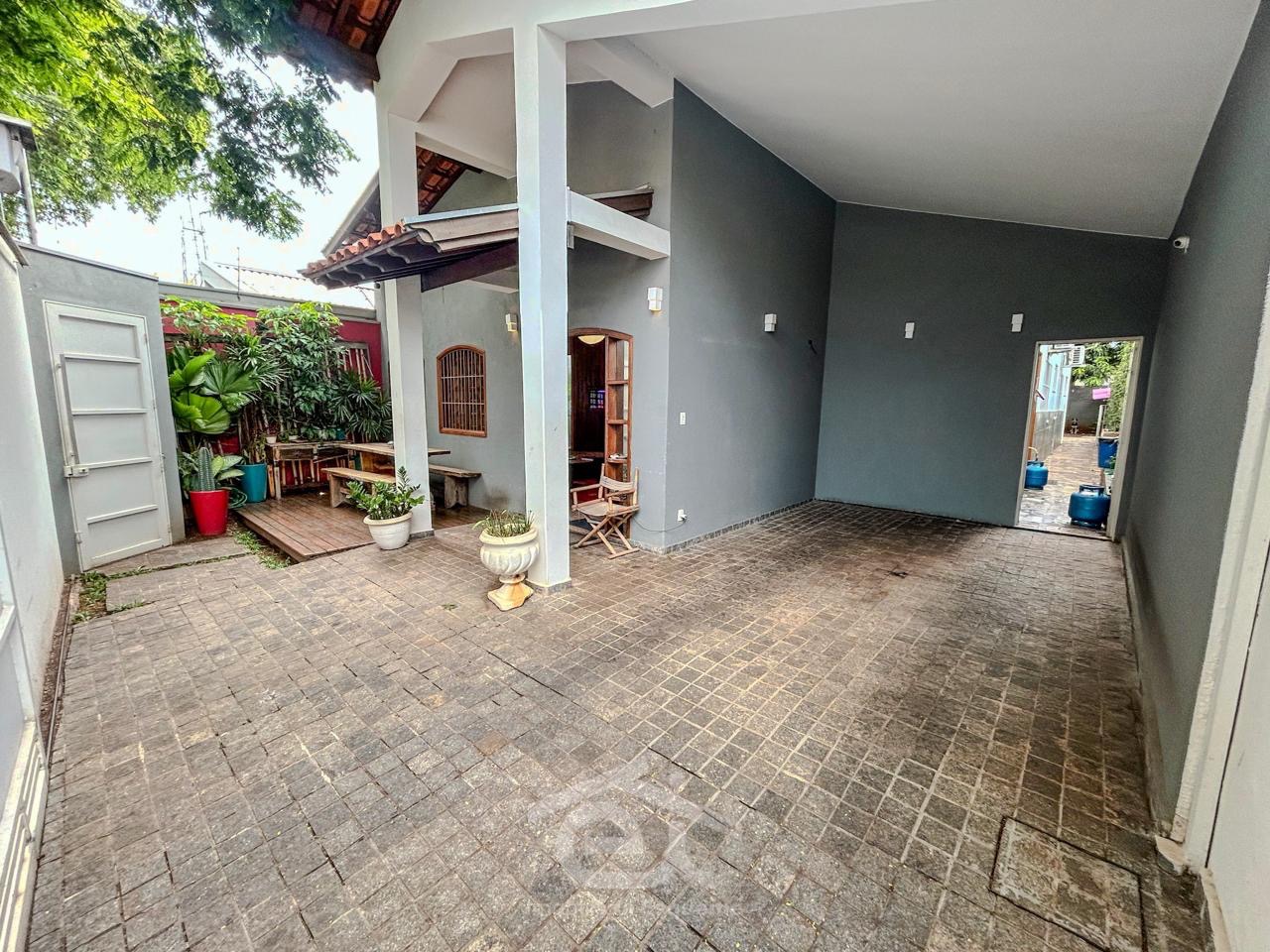 Casa à venda, 5 quartos, 2 suítes, 2 vagas, Mercês - Uberaba/MG