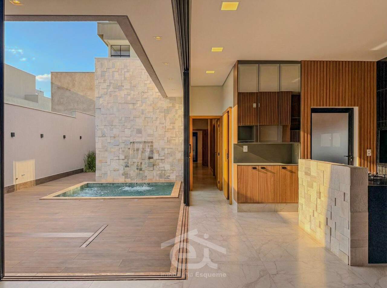 Casa Condominio à venda, 3 quartos, 3 suítes, 4 vagas, Damha III - Res. Uberaba - Uberaba/MG