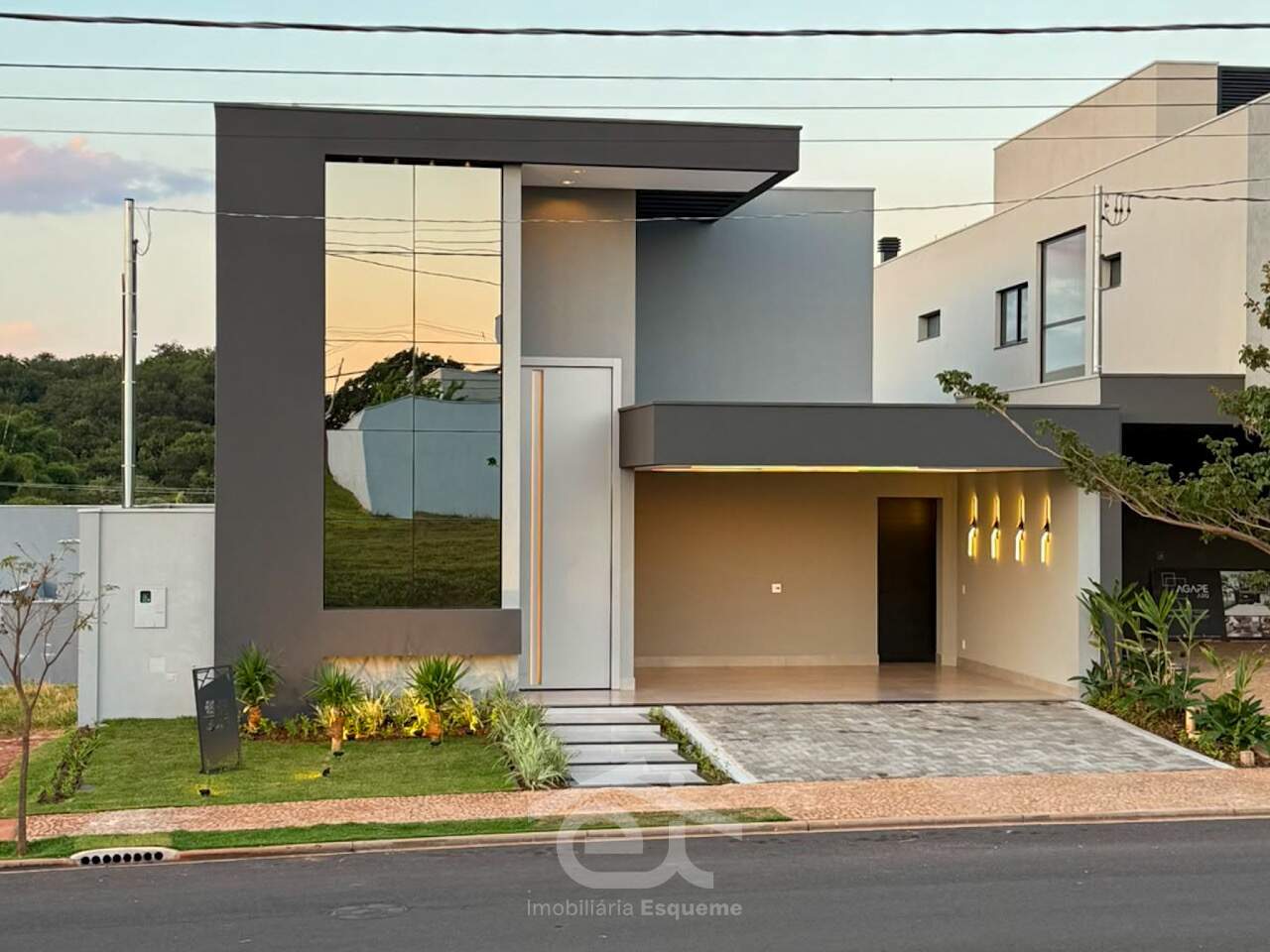 Casa Condominio à venda, 3 quartos, 3 suítes, 4 vagas, Damha III - Res. Uberaba - Uberaba/MG