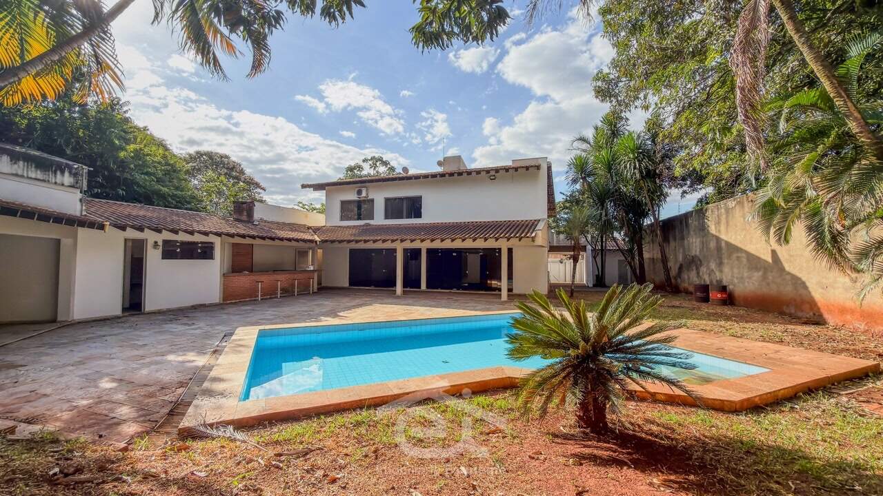 Casa para aluguel, 6 quartos, 2 suítes, 6 vagas, Mercês - Uberaba/MG