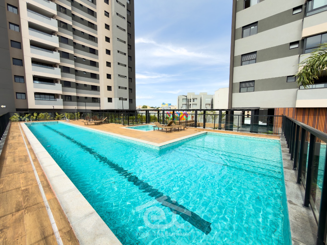Apartamento para locação no Edifício Hiali: 2 suítes, 2 vagas e 73m², de frente ao Fórum, no Santa Maria, Uberaba/MG