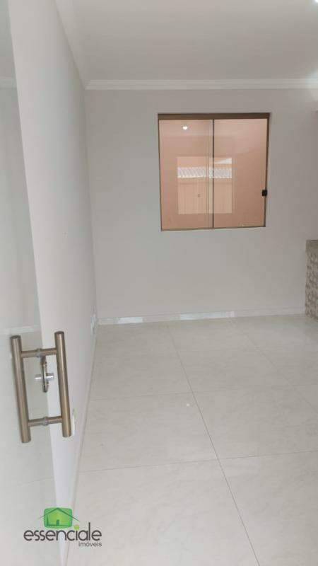 Casa à venda com 3 quartos, 100m² - Foto 2