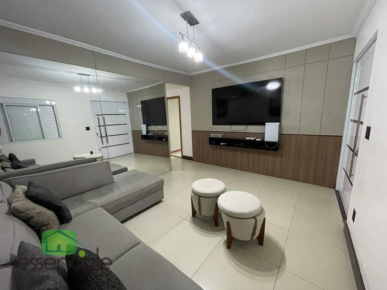 Casa à venda com 3 quartos, 240m² - Foto 3