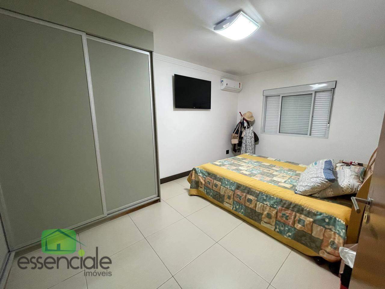 Casa à venda com 3 quartos, 240m² - Foto 6