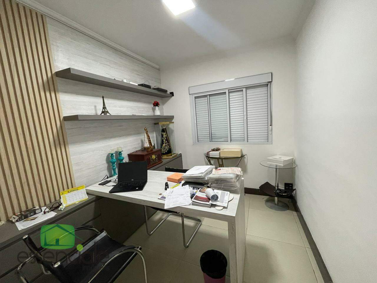 Casa à venda com 3 quartos, 240m² - Foto 11