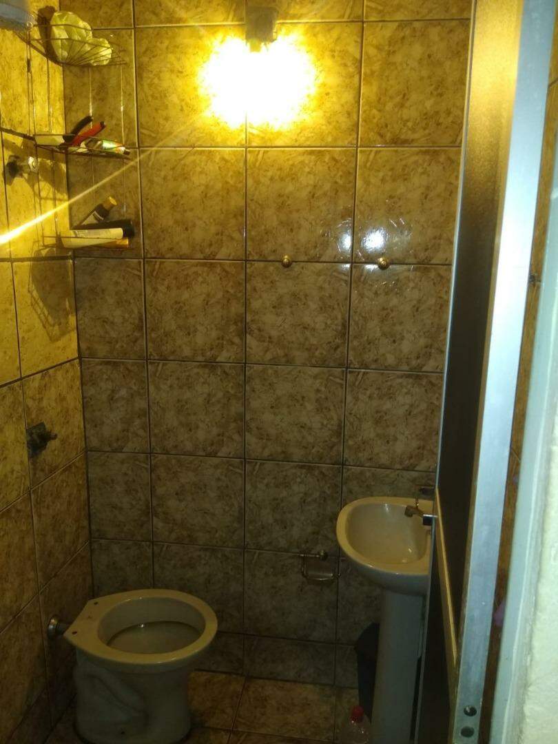 Casa à venda com 2 quartos, 60m² - Foto 4