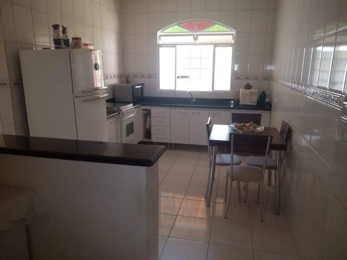 Casa à venda com 3 quartos, 360m² - Foto 17