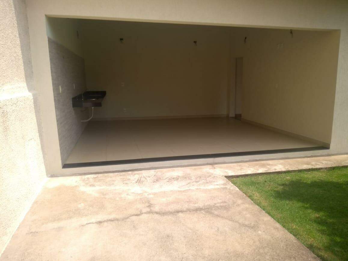 Casa à venda com 3 quartos, 360m² - Foto 3