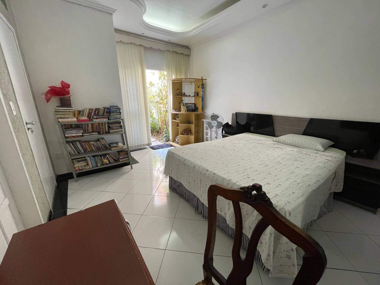 Casa à venda com 5 quartos, 357m² - Foto 10