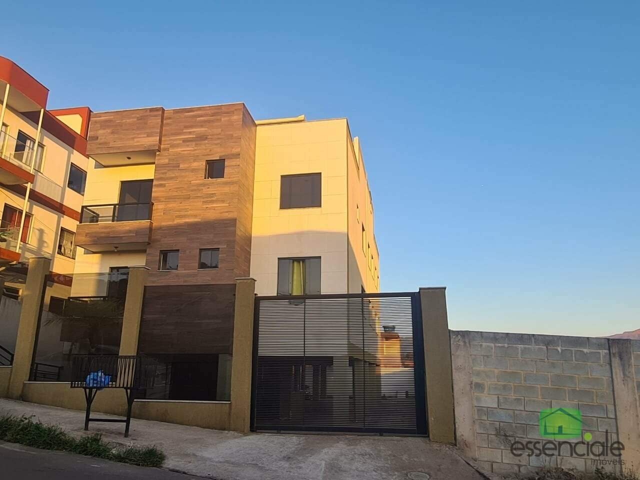 Cobertura à venda com 3 quartos, 150m² - Foto 1