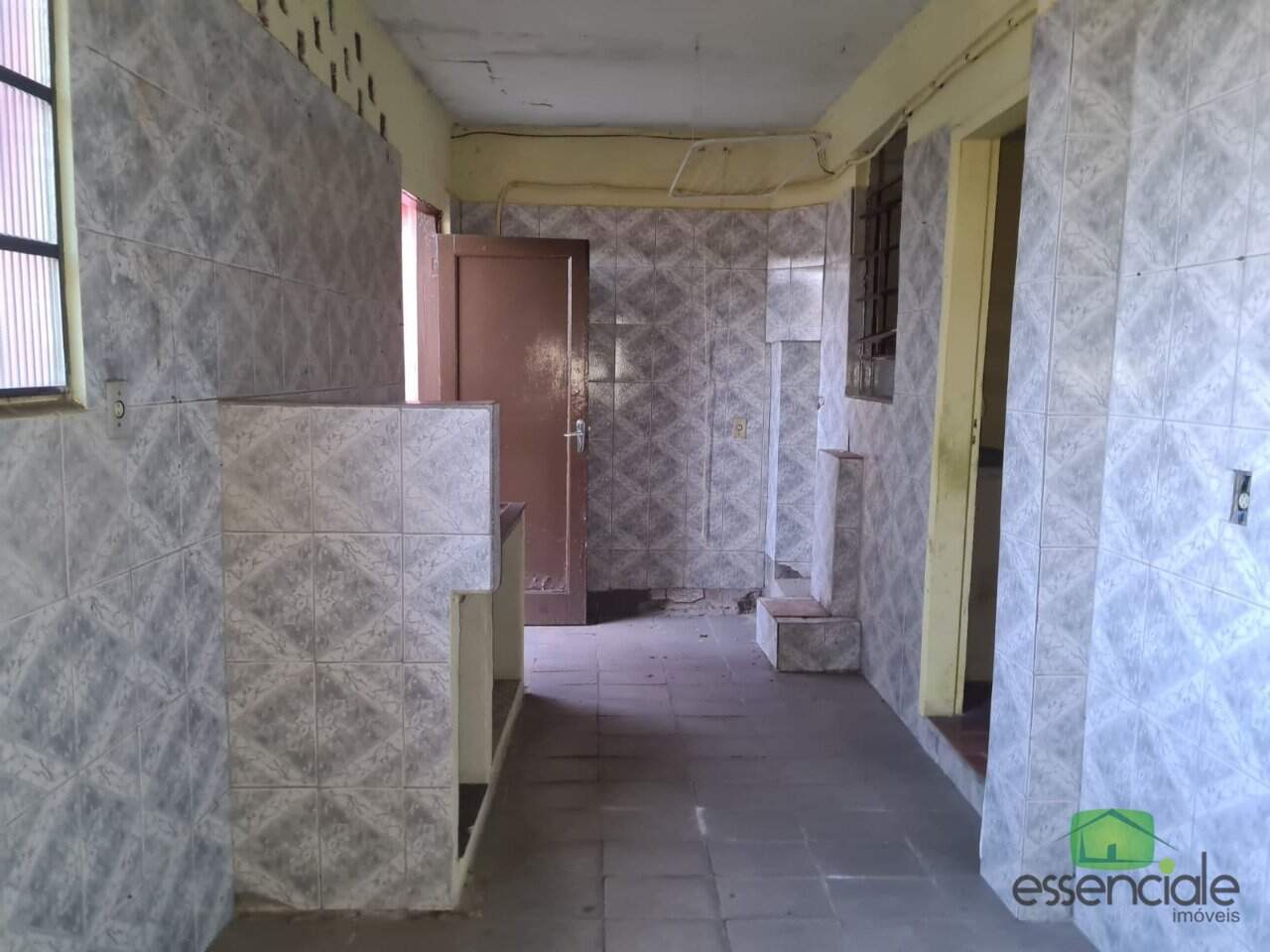 Casa à venda com 4 quartos, 220m² - Foto 7