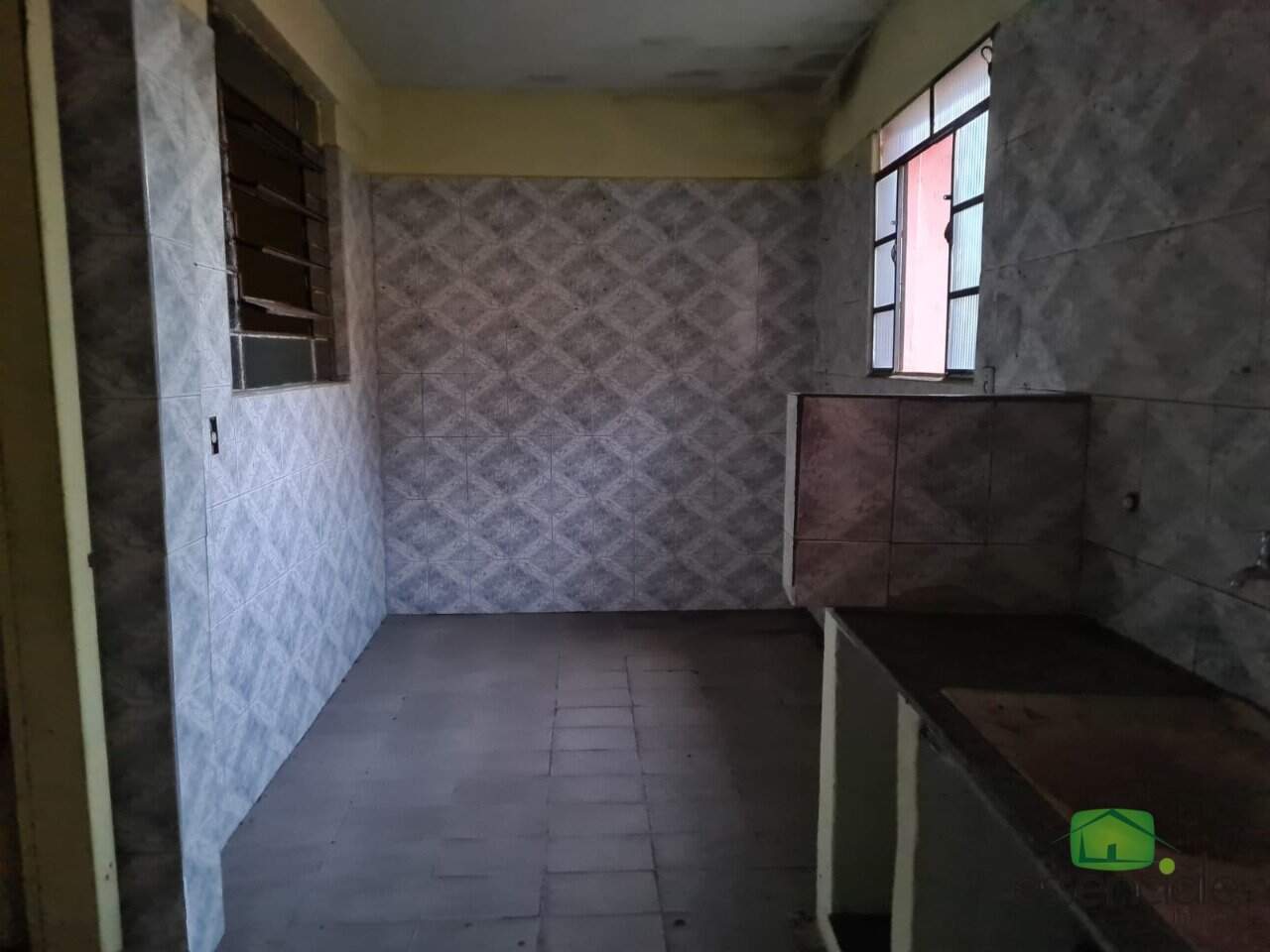 Casa à venda com 4 quartos, 220m² - Foto 11