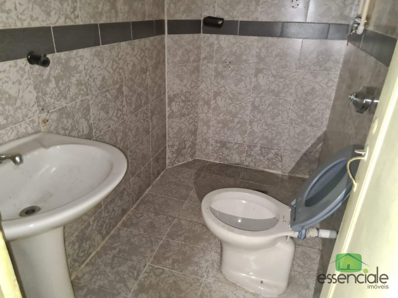 Casa à venda com 4 quartos, 220m² - Foto 13