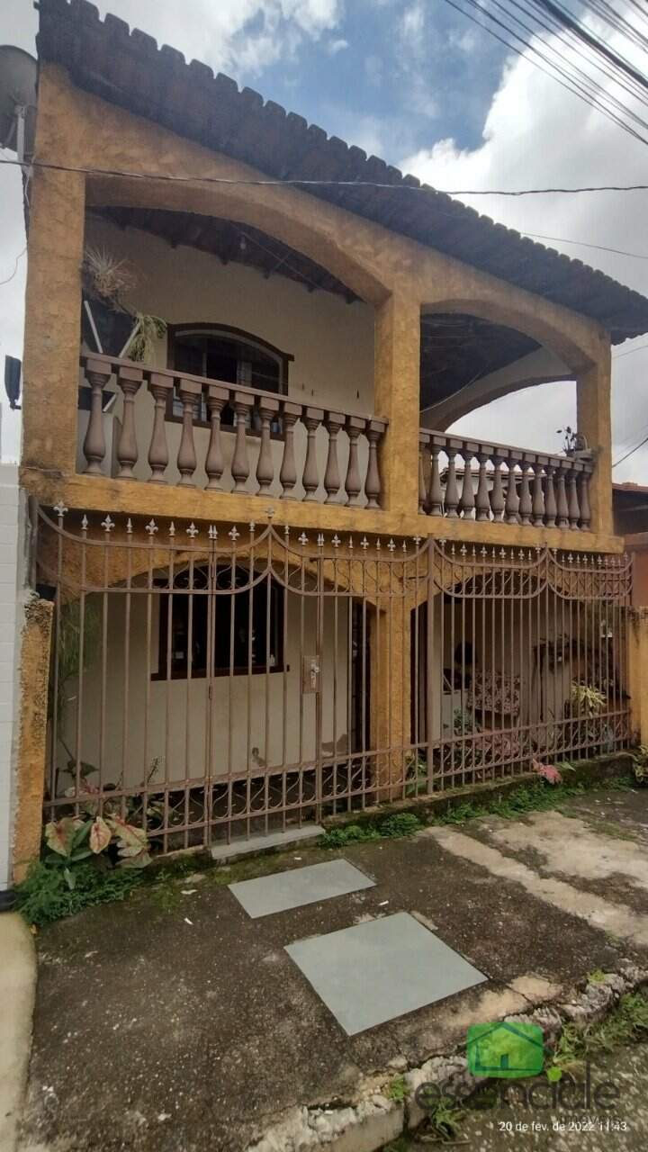 Casa à venda com 4 quartos, 220m² - Foto 1