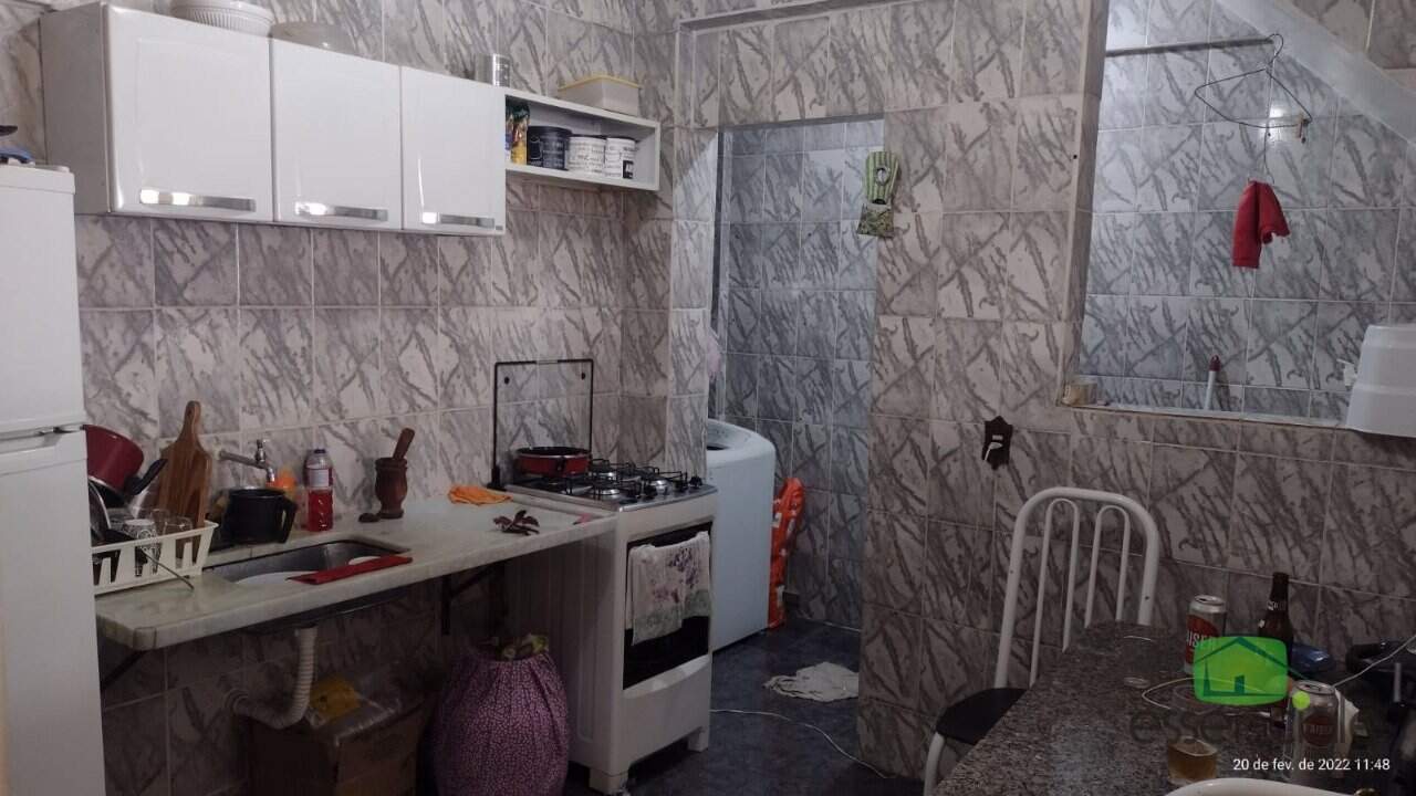 Casa à venda com 4 quartos, 220m² - Foto 15