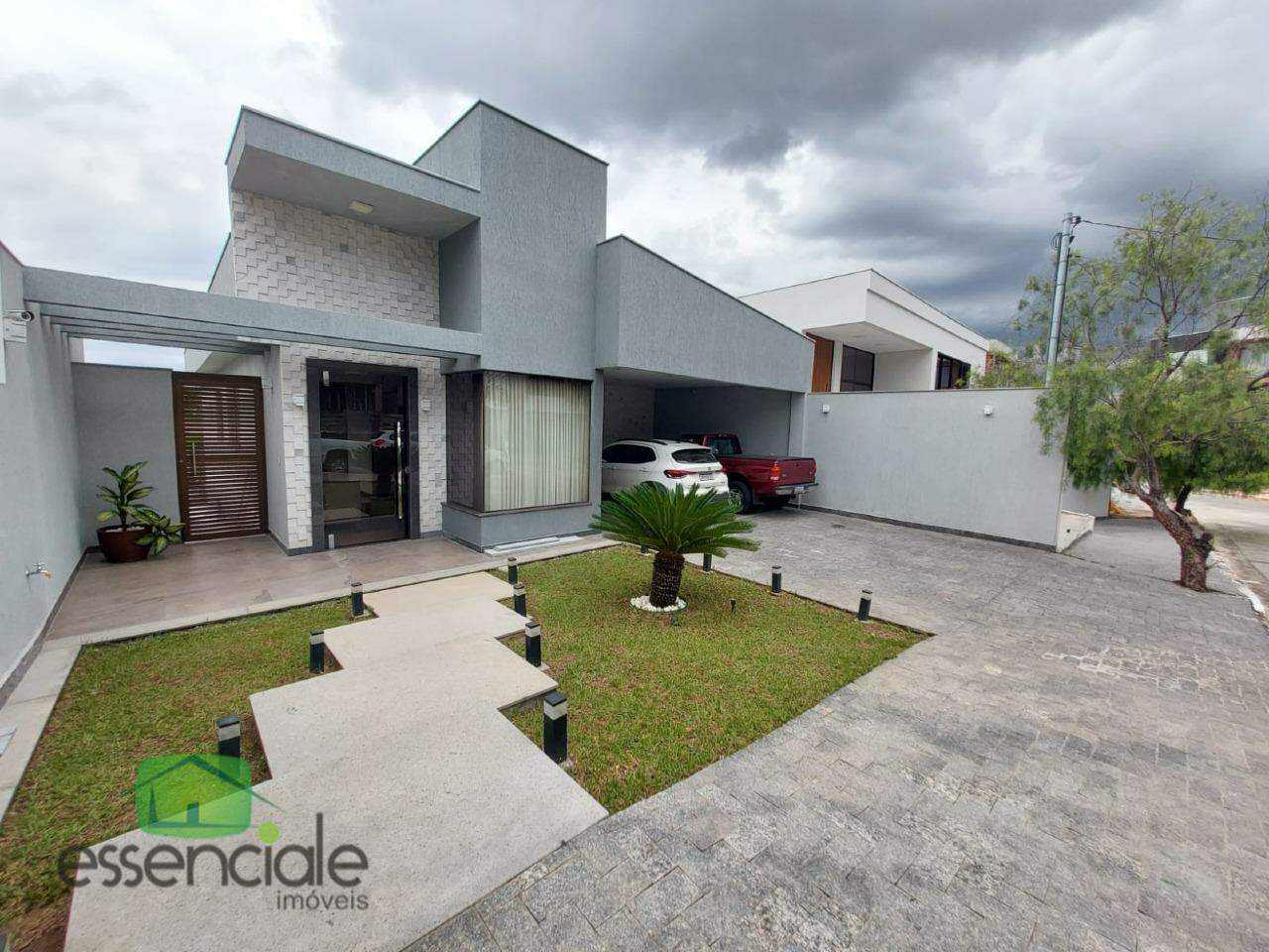 Casa de Condomínio à venda com 4 quartos, 420m² - Foto 1