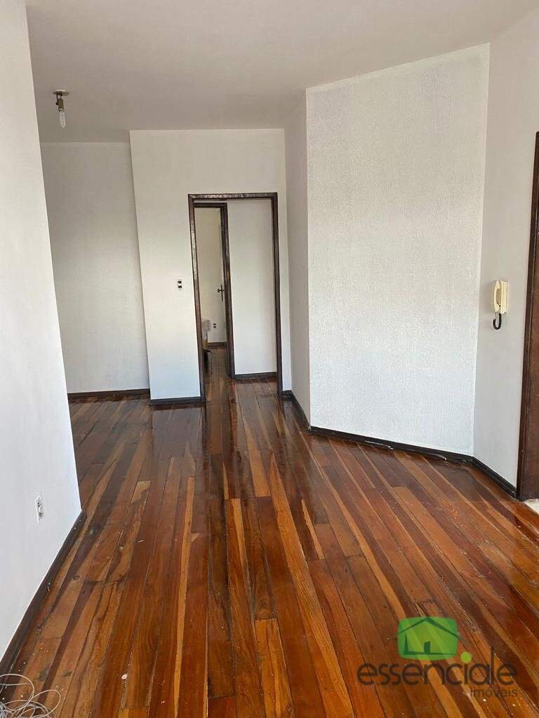 Apartamento à venda com 3 quartos, 76m² - Foto 1