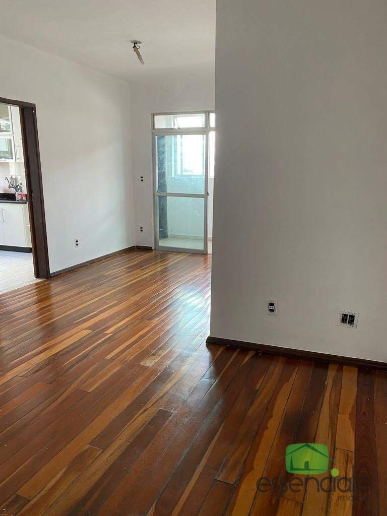 Apartamento à venda com 3 quartos, 76m² - Foto 2