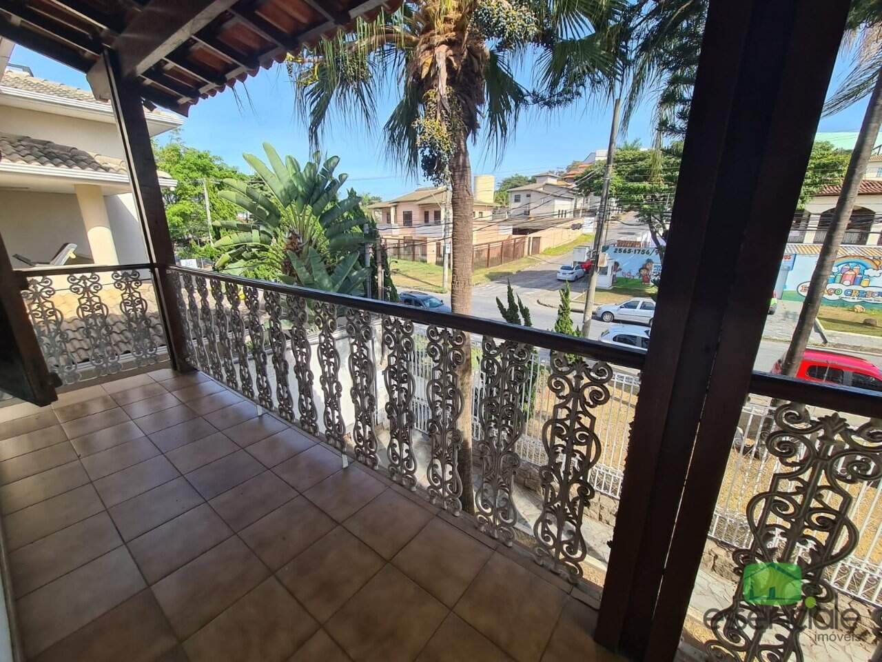 Casa à venda com 4 quartos, 500m² - Foto 1