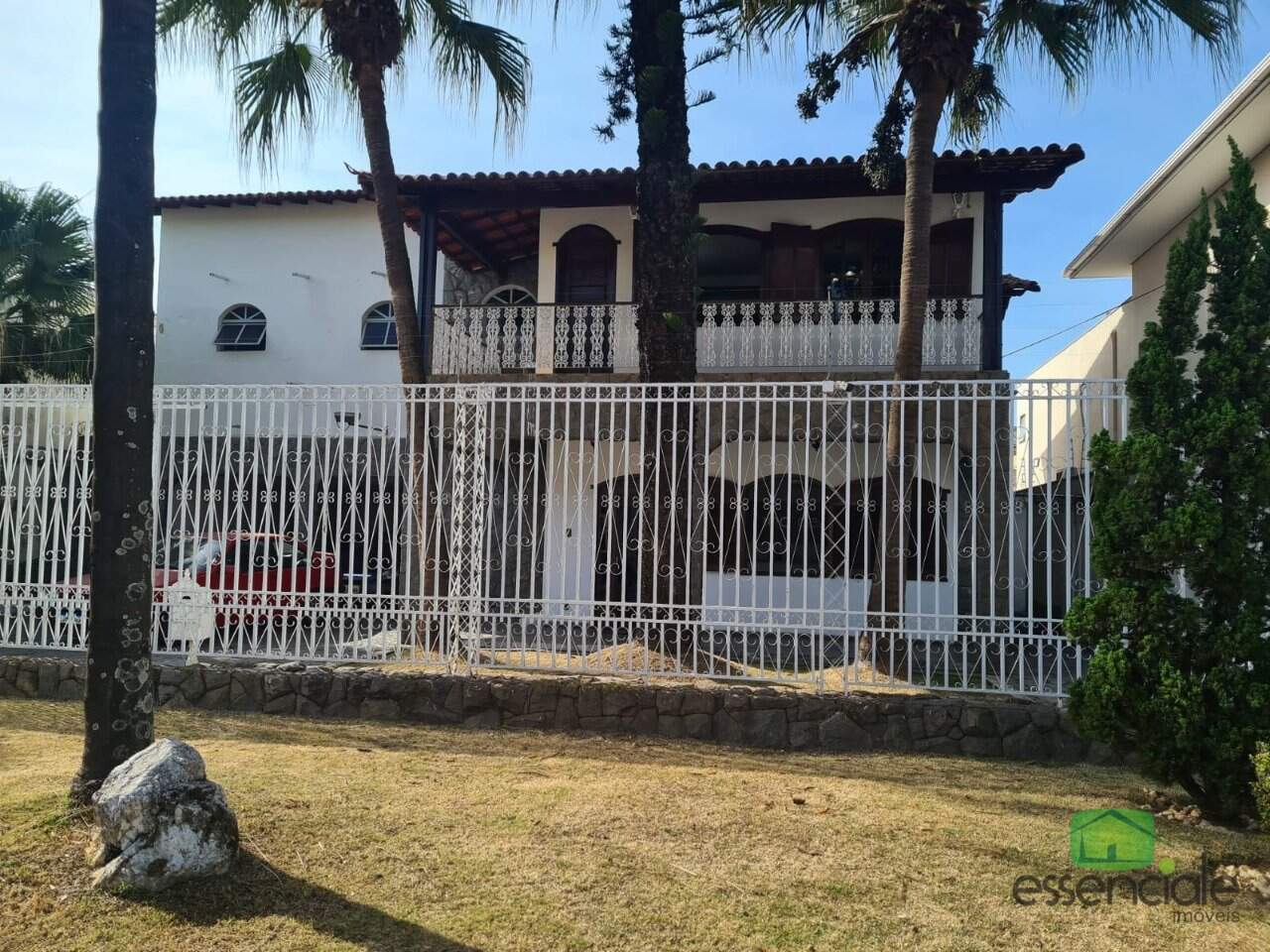 Casa à venda com 4 quartos, 500m² - Foto 2