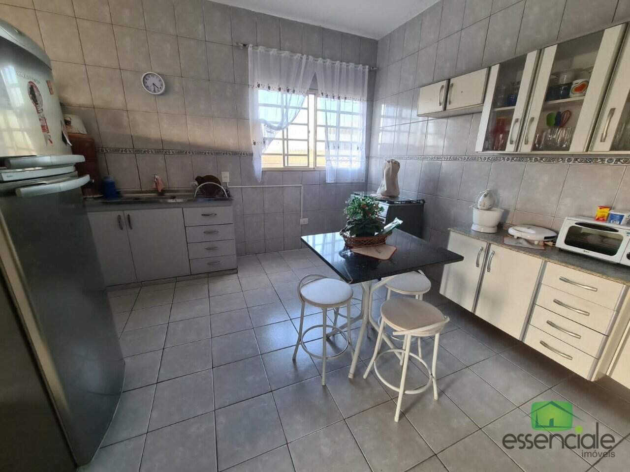 Prédio Inteiro à venda com 4 quartos, 90m² - Foto 2