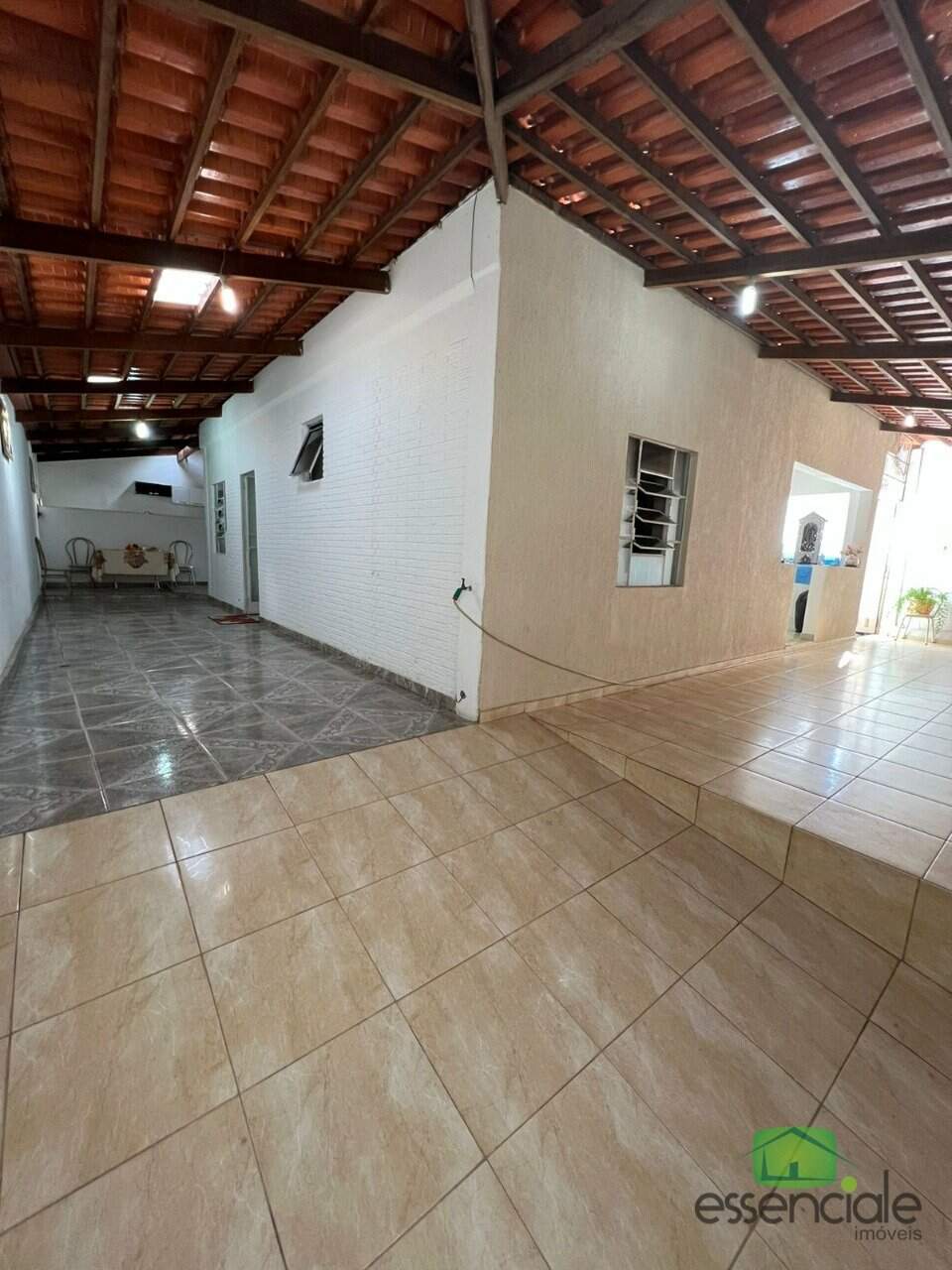 Casa à venda com 3 quartos, 270m² - Foto 3