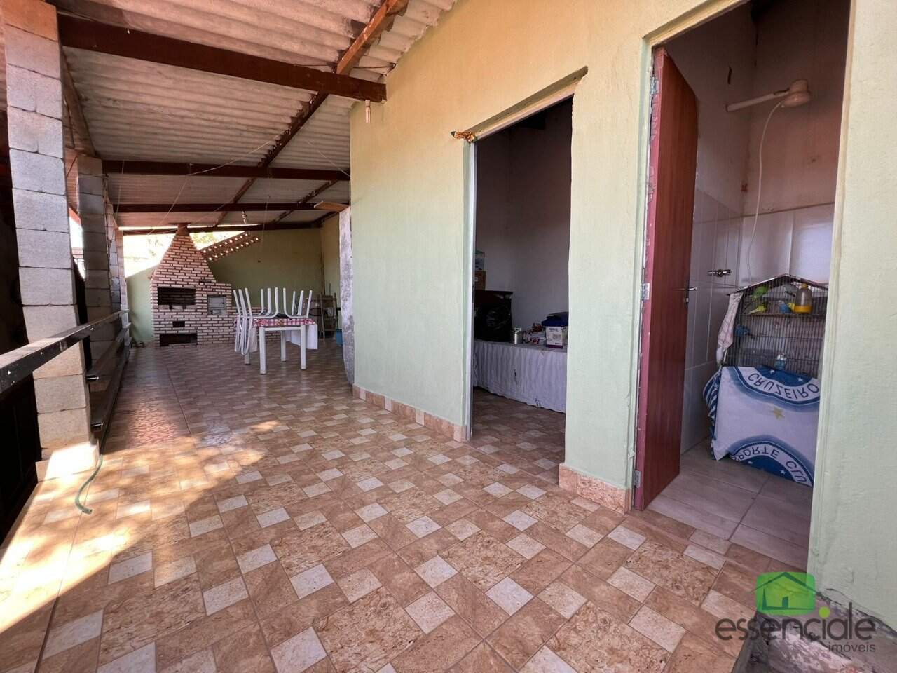 Casa à venda com 3 quartos, 270m² - Foto 2