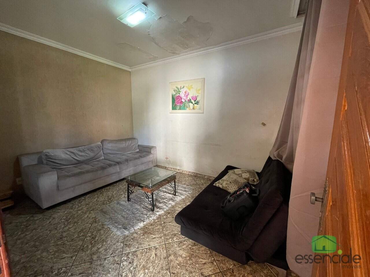 Casa à venda com 3 quartos, 232m² - Foto 2