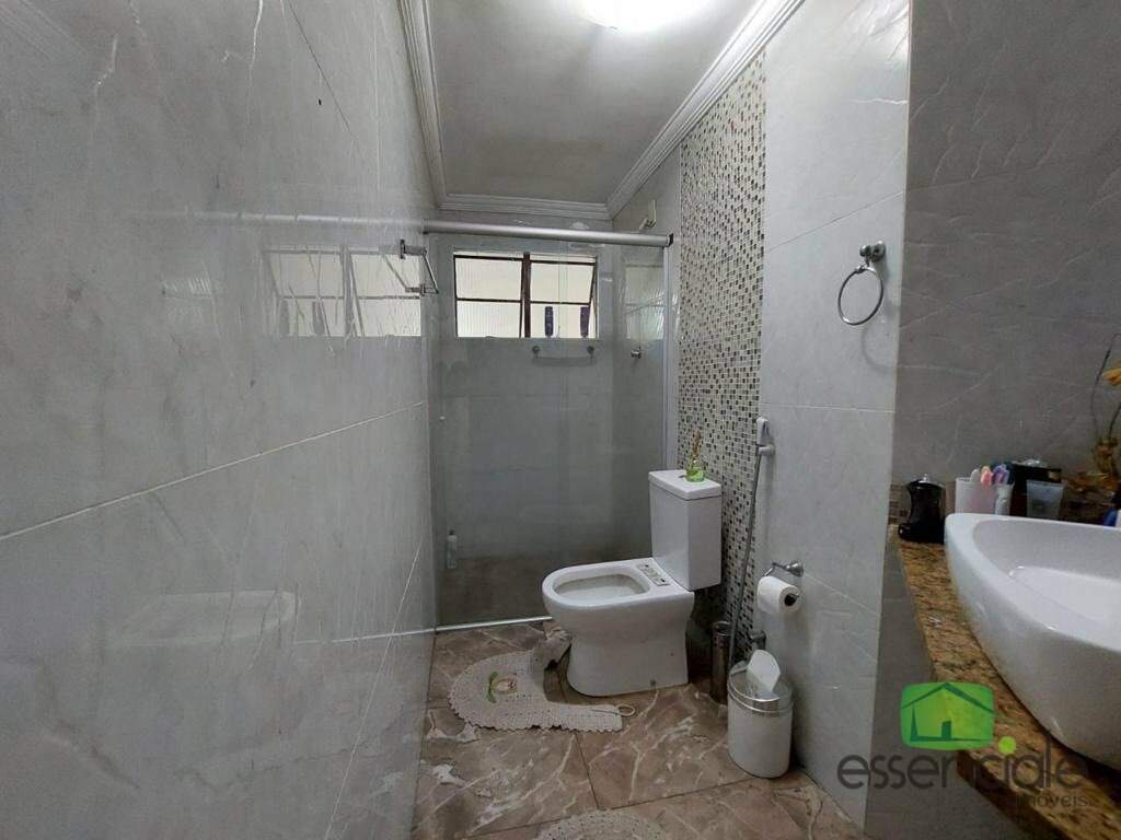 Casa à venda com 4 quartos, 342m² - Foto 13