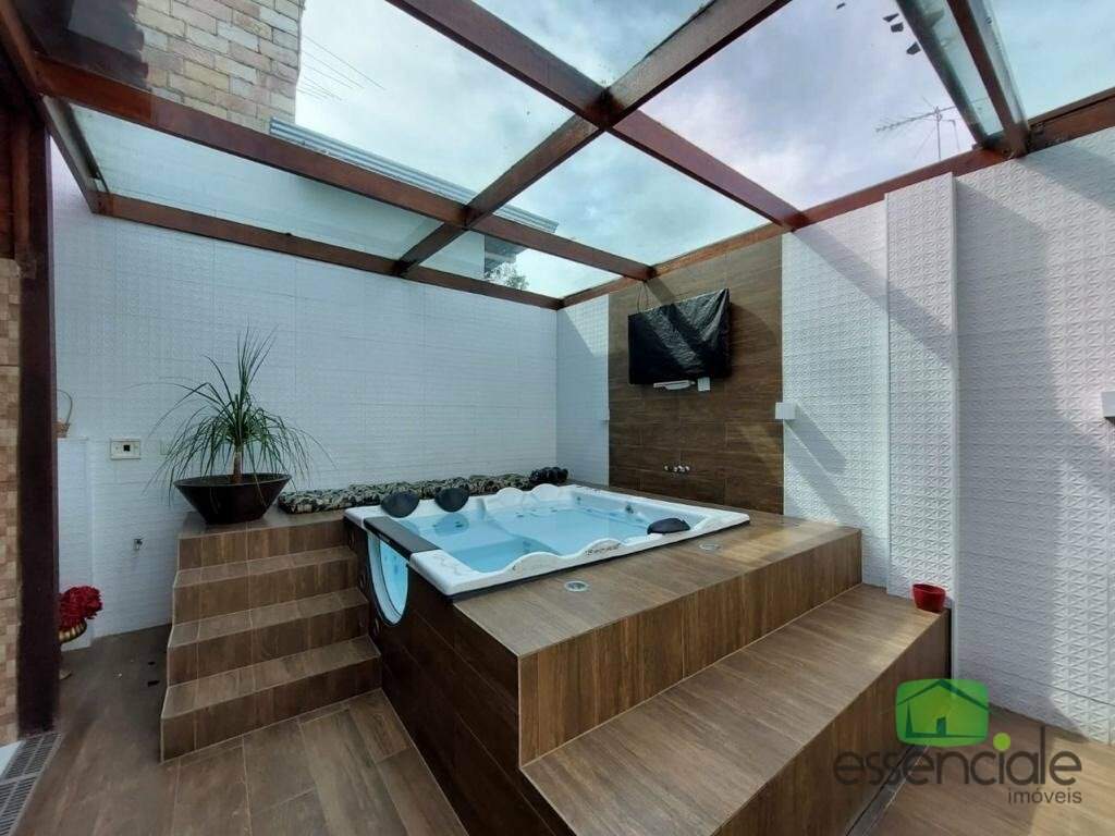 Casa à venda com 4 quartos, 342m² - Foto 2