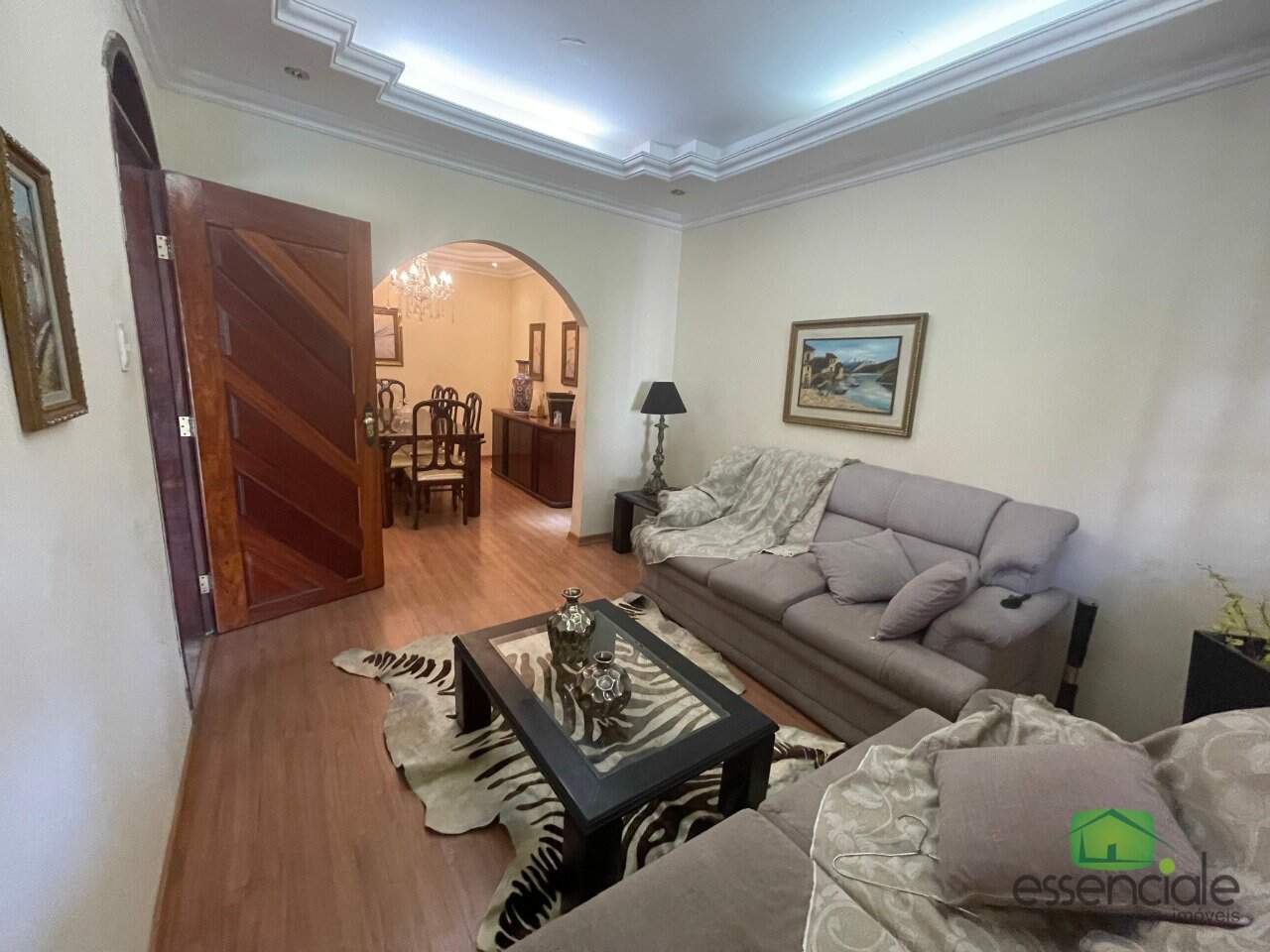 Casa à venda com 3 quartos, 220m² - Foto 8