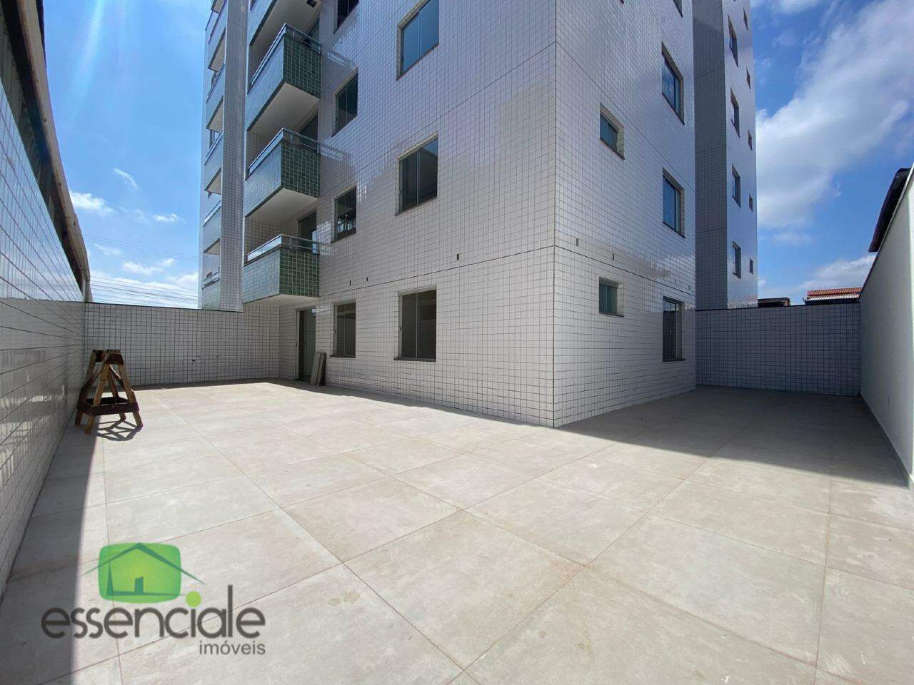 Apartamento à venda com 3 quartos, 179m² - Foto 1