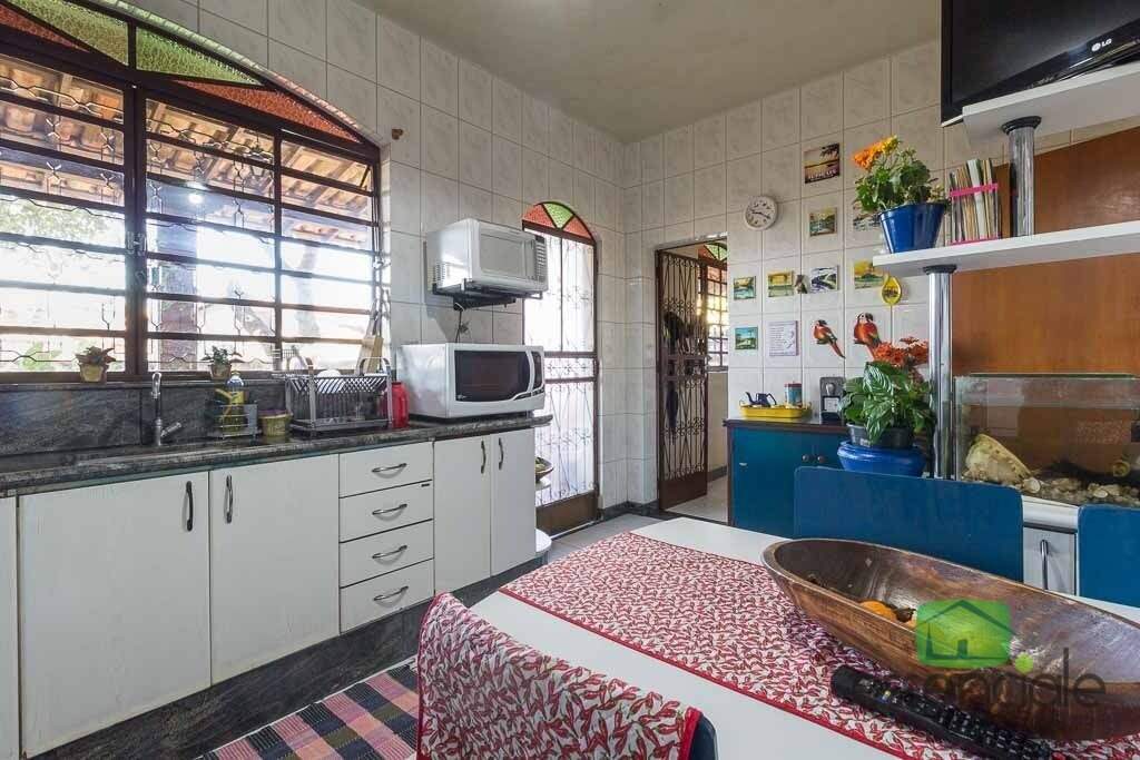 Casa à venda com 3 quartos, 180m² - Foto 18