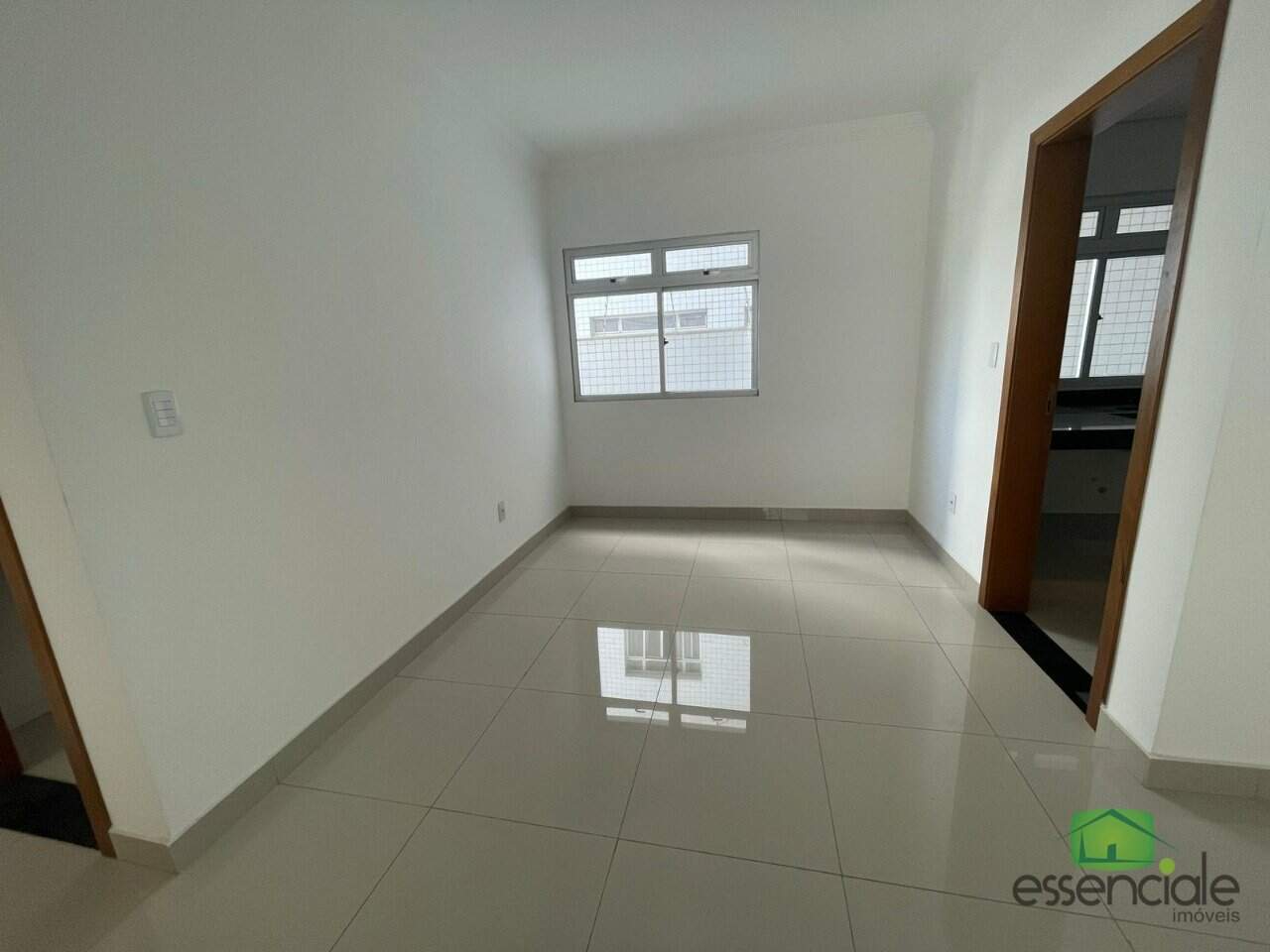 Apartamento à venda com 3 quartos, 100m² - Foto 3