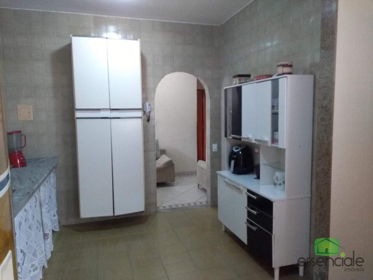 Casa à venda com 3 quartos, 200m² - Foto 15