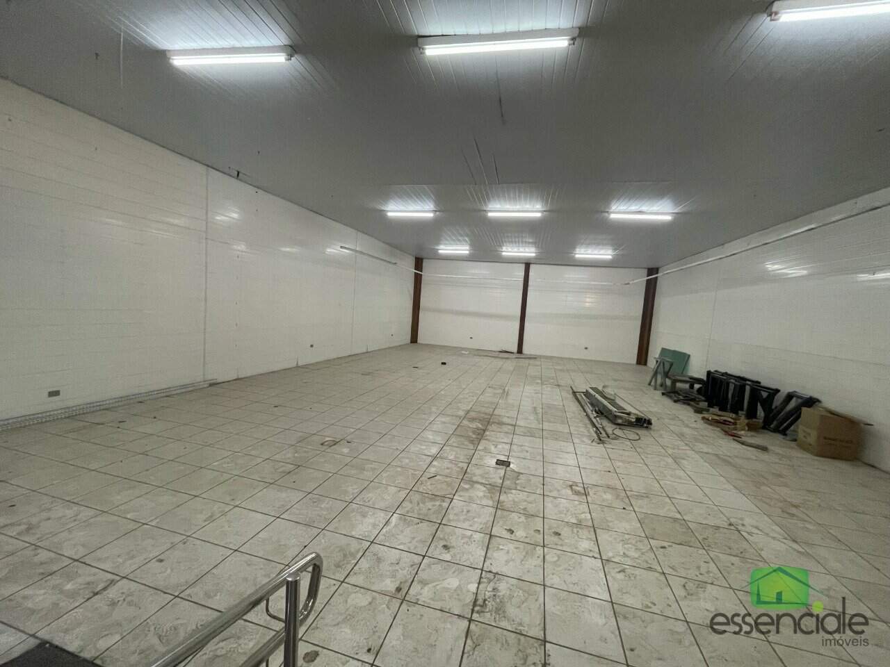 Depósito-Galpão-Armazém para alugar, 250m² - Foto 1