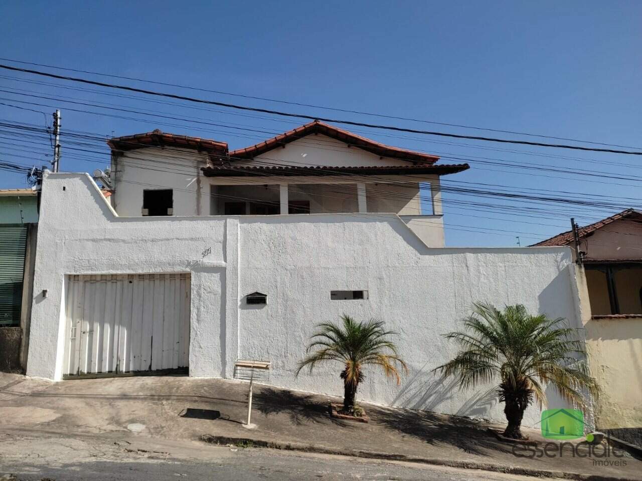 Casa à venda com 4 quartos, 372m² - Foto 2