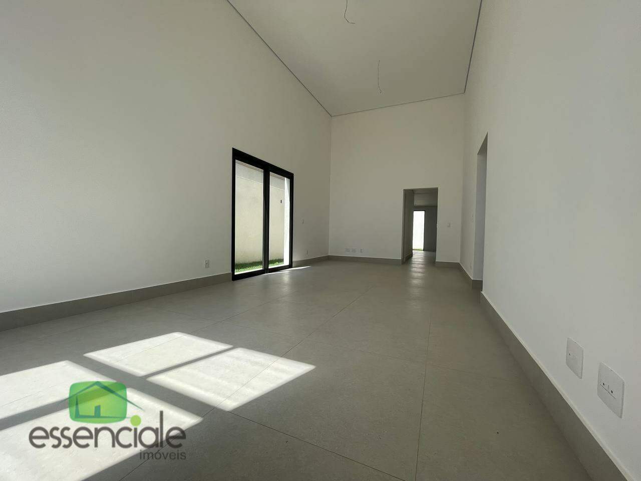 Casa de Condomínio à venda com 4 quartos, 184m² - Foto 2