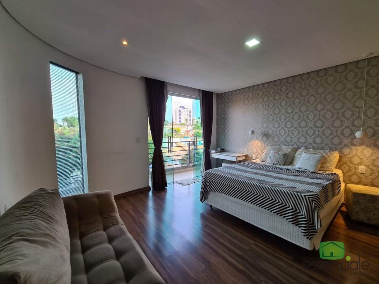 Casa à venda com 4 quartos, 360m² - Foto 11