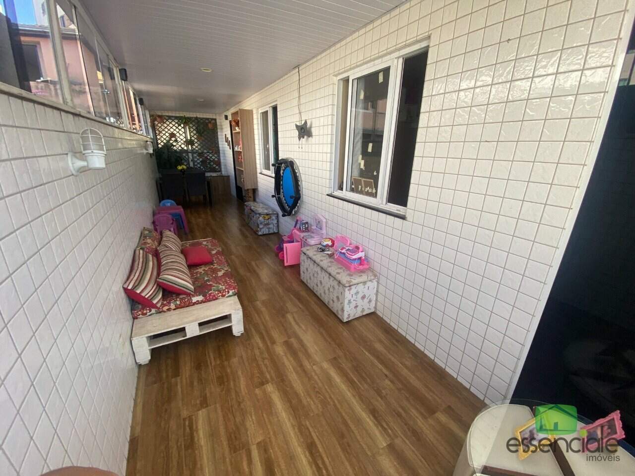 Apartamento à venda com 3 quartos, 210m² - Foto 4