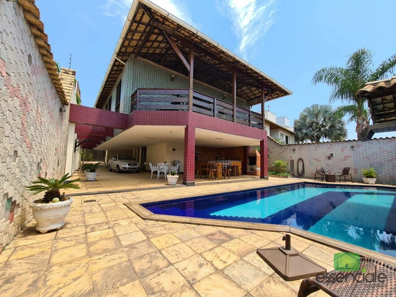 Casa à venda com 4 quartos, 397m² - Foto 1